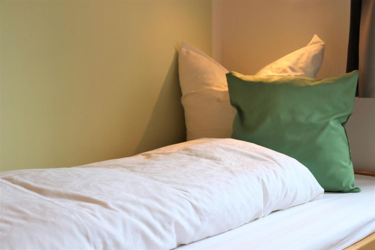 Wohnung #5 Mit Balkon - Zentrale Dennoch Ruhige Lage Mit Terrasse - Stadtbus Vor Der Tuer! 林道 外观 照片